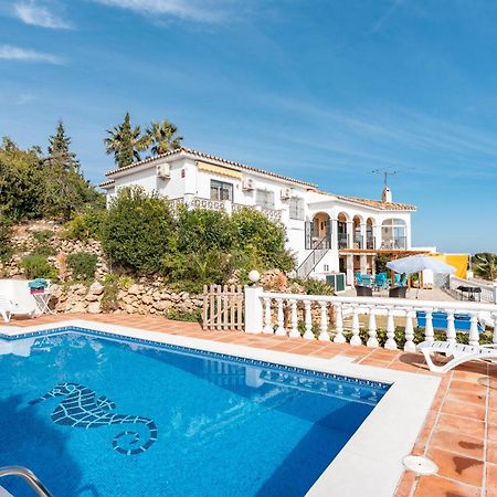 Villa Magica Andalucian Charm 贝纳尔马德纳 外观 照片
